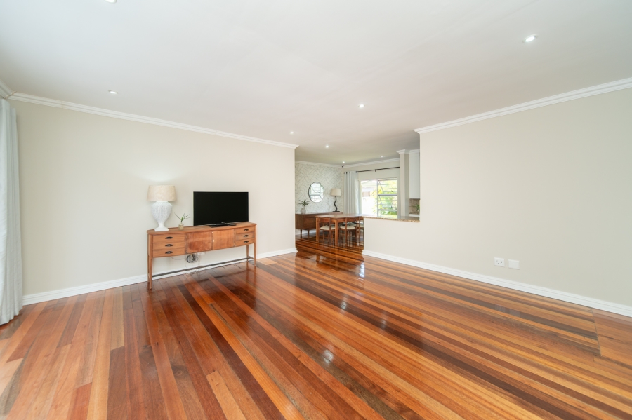 4 Bedroom Property for Sale in Bonza Bay Eastern Cape